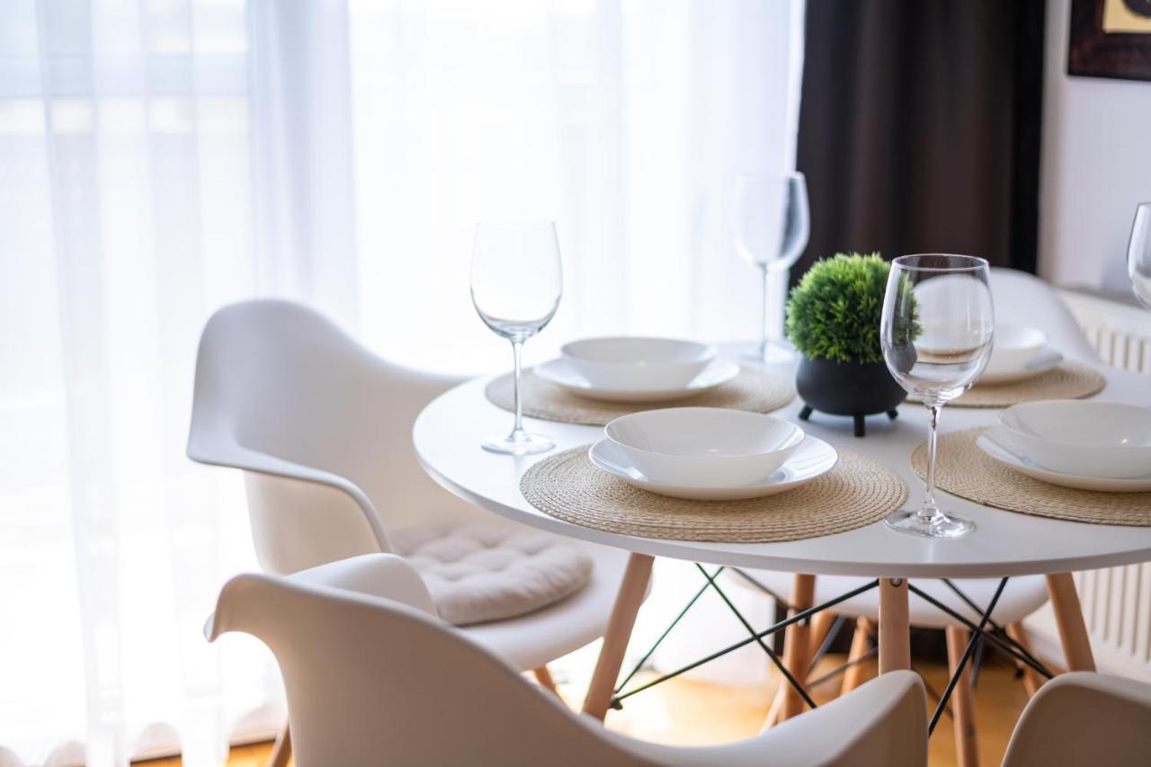 Business And Travel Lounge With Private Parking Διαμέρισμα Τιμισοάρα Εξωτερικό φωτογραφία