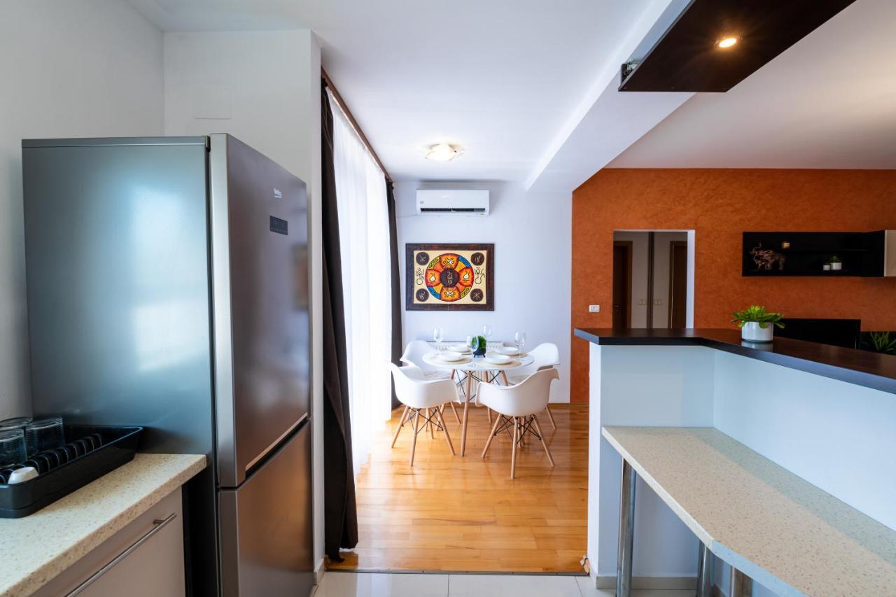 Business And Travel Lounge With Private Parking Διαμέρισμα Τιμισοάρα Εξωτερικό φωτογραφία